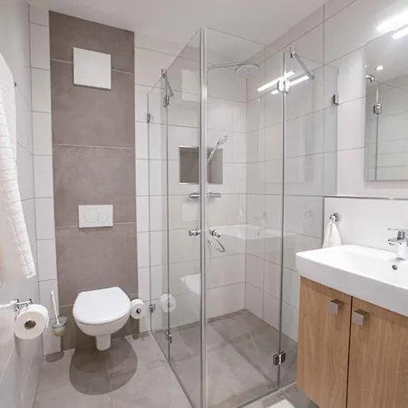 酒店 Boardinghouse *